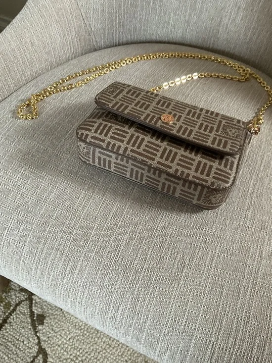 Anne Klein small purse with long chain - Picture 2 of 5